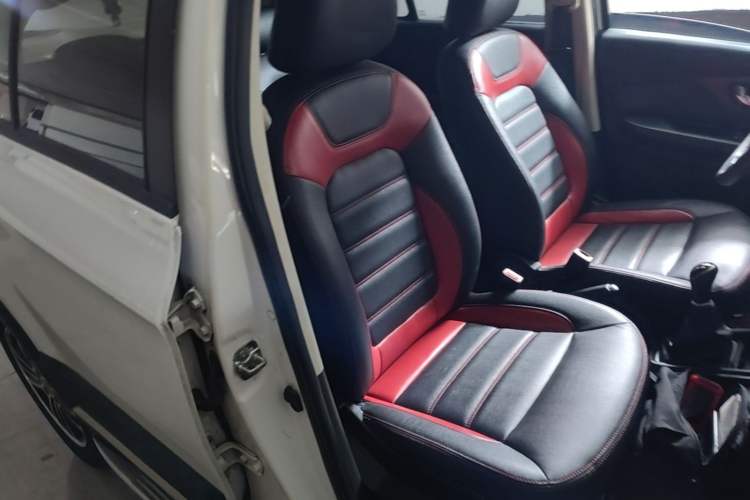 Used Haval H1 2015 1.5L Manual Luxury Model Right Front Seat