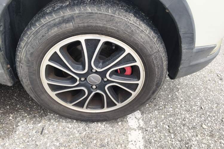 Used Haval H1 2015 1.5L Manual Luxury Model Right Front Wheel Hub