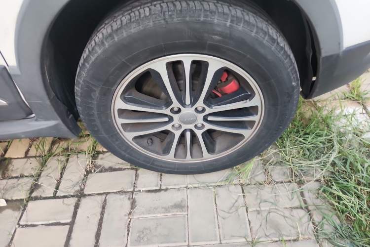 Used Haval H1 2015 1.5L AMT Luxury Model Right Front Wheel Hub