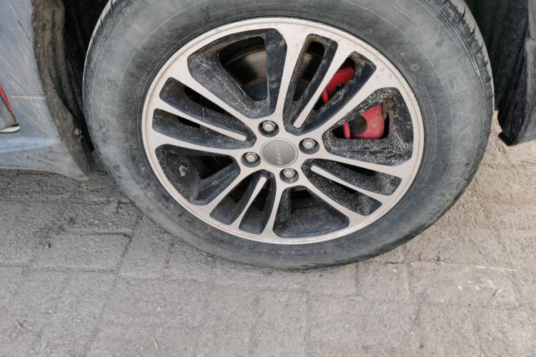 Used Haval H1 2015 1.5L Manual Luxury Model Right Front Wheel Hub