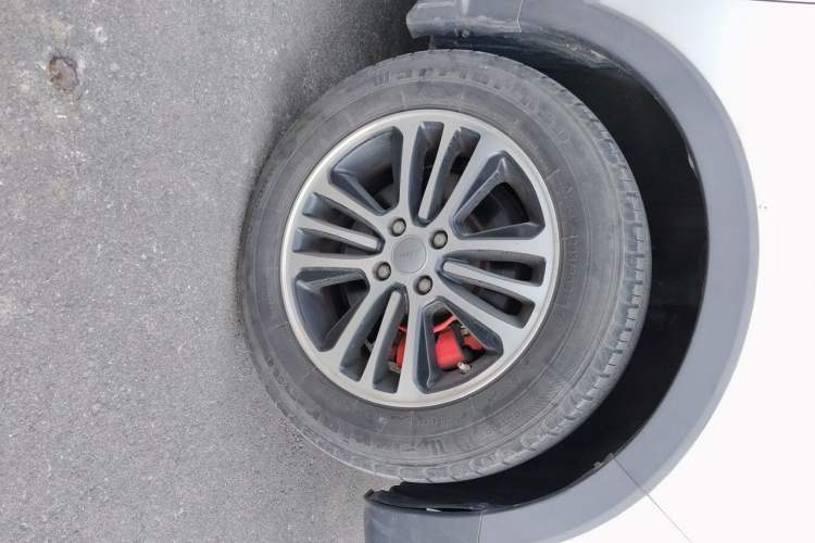 Used Haval H1 2015 1.5L AMT Luxury Model Right Front Wheel Hub