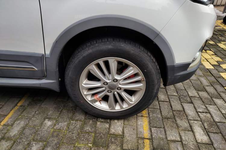 Used Haval H1 2015 1.5L Manual Urban Model Right Front Wheel Hub