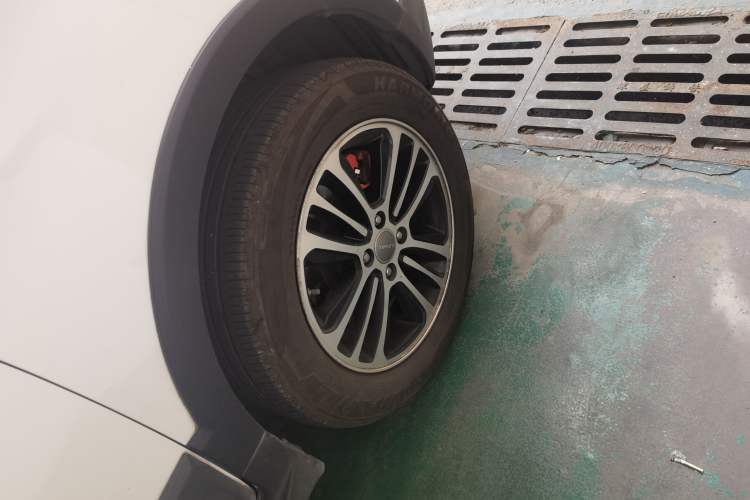 Used Haval H1 2015 1.5L AMT Luxury Model Right Front Wheel Hub
