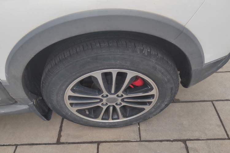 Used Haval H1 2015 1.5L AMT Luxury Model Right Front Wheel Hub