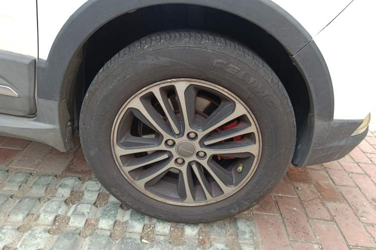 Used Haval H1 2015 1.5L Manual Luxury Model Right Front Wheel Hub