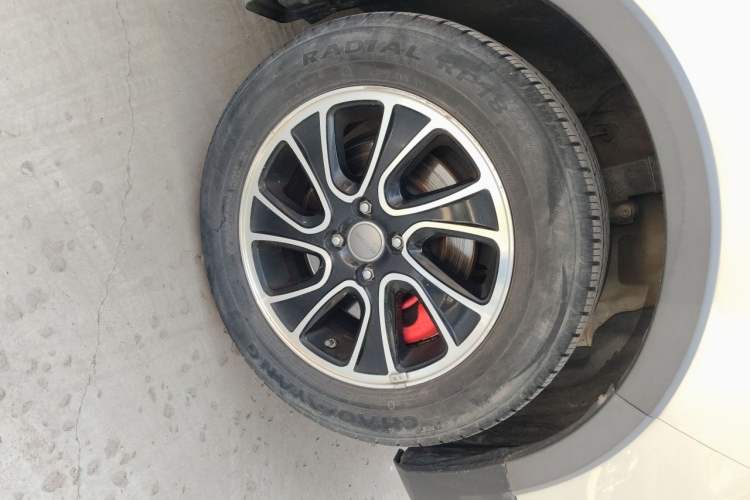 Used Haval H1 2015 1.5L Manual Luxury Model Right Front Wheel Hub