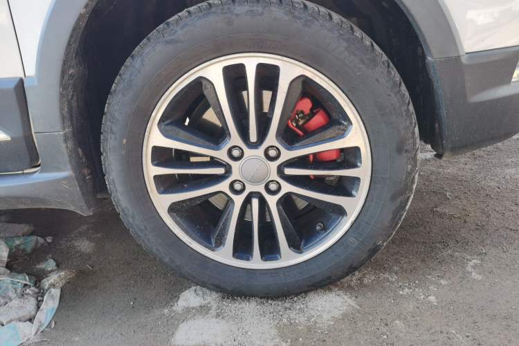 Used Haval H1 2015 1.5L Manual Urban Model Right Front Wheel Hub