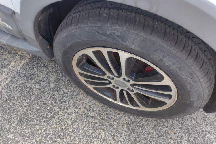 Used Haval H1 2015 1.5L Manual Luxury Model Right Front Wheel Hub