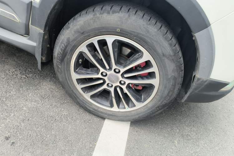 Used Haval H1 2015 1.5L Manual Luxury Model Right Front Wheel Hub