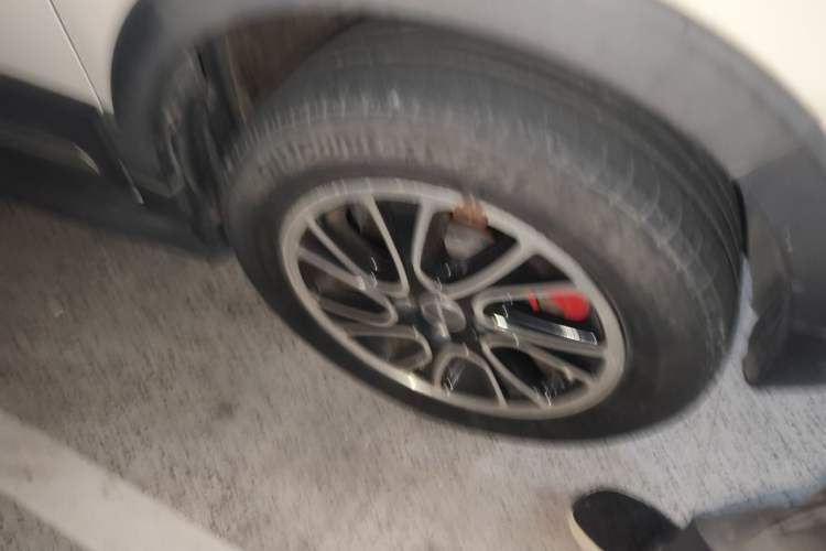 Used Haval H1 2015 1.5L Manual Luxury Model Right Front Wheel Hub
