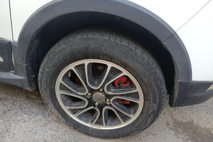 Used Haval H1 2015 1.5L Manual Urban Model Right Front Wheel Hub