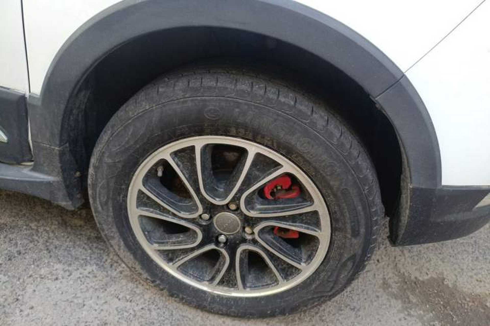 Used Haval H1 2015 1.5L Manual Urban Model Right Front Wheel Hub