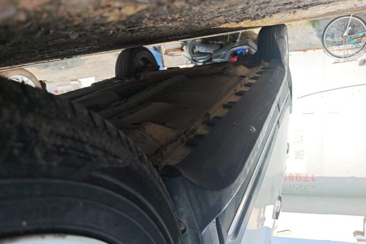 Used Haval H1 2015 1.5L AMT Luxury Model Right Side Sill