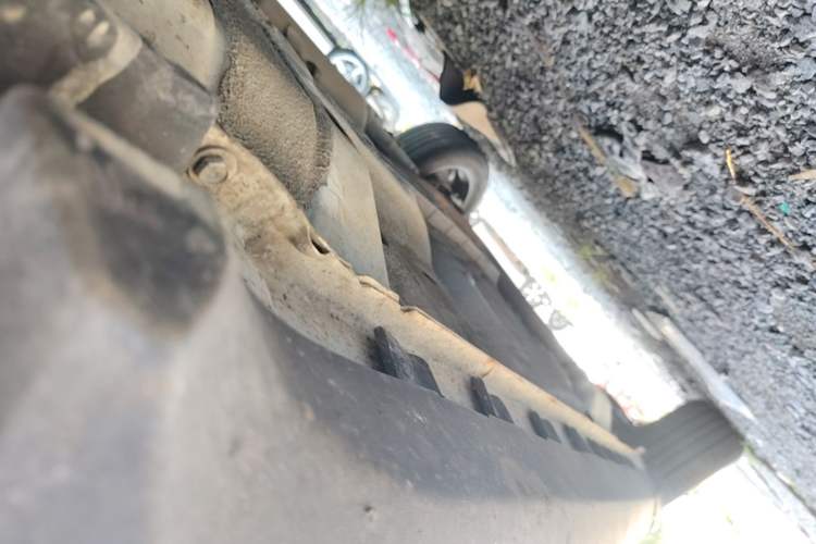 Used Haval H1 2015 1.5L AMT Luxury Model Right Side Sill