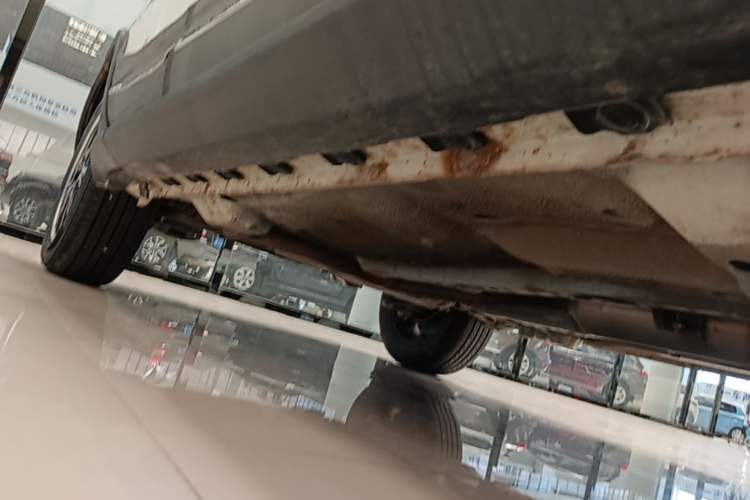 Used Haval H1 2015 1.5L AMT Luxury Model Right Side Sill