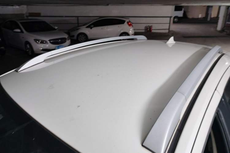 Used Haval H1 2015 1.5L Manual Luxury Model Roof