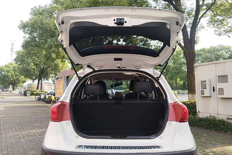 Used Haval H1 2015 1.5L AMT Luxury Model Trunk