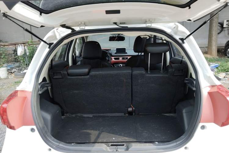 Used Haval H1 2015 1.5L AMT Luxury Model Trunk