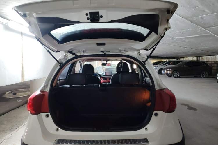 Used Haval H1 2015 1.5L Manual Luxury Model Trunk