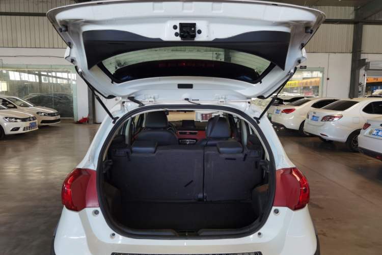Used Haval H1 2015 1.5L Manual Luxury Model Trunk