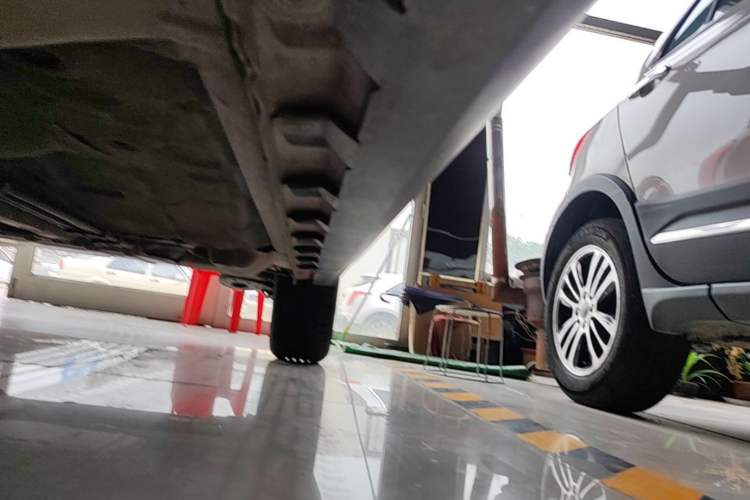 Used Haval H1 2015 1.5L AMT Luxury Model Left Side Sill