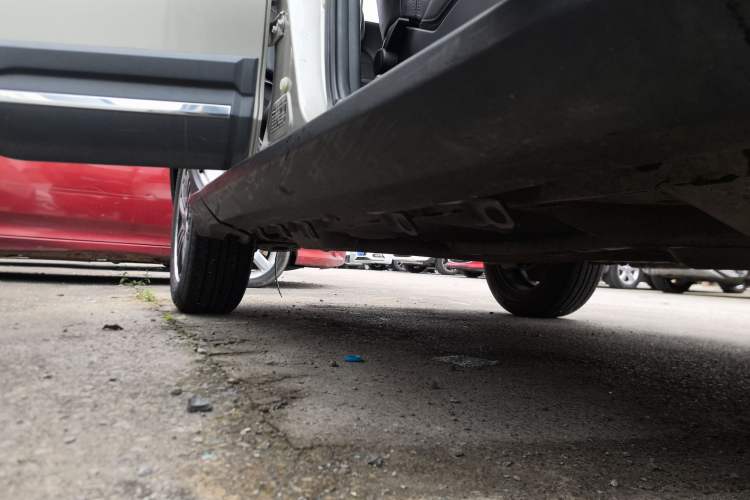 Used Haval H1 2015 1.5L AMT Luxury Model Right Side Sill
