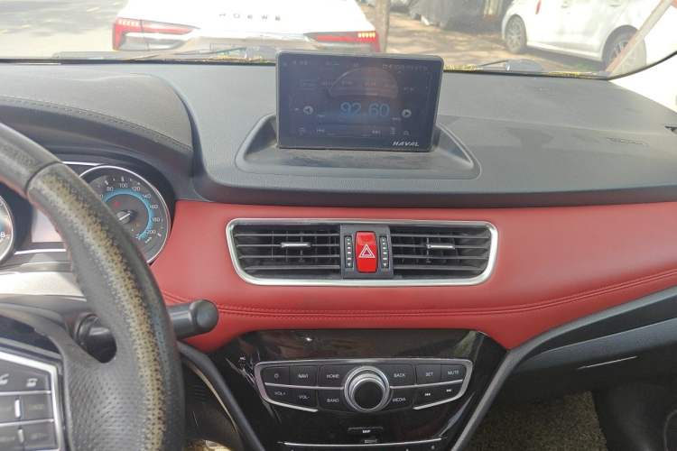 Used Haval H1 2016 Revised Version Blue Badge 1.5L AMT Comfort Edition Audio And AC Panel