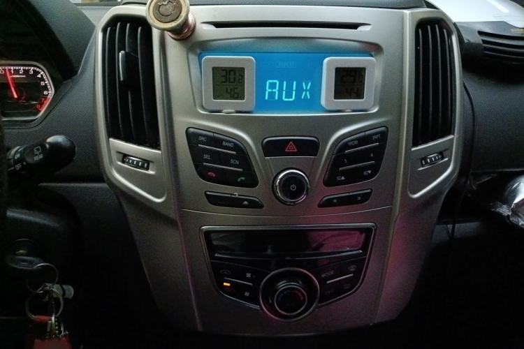 Used Haval H1 2016 Red Label 1.5L AMT Comfort Model Audio And AC Panel