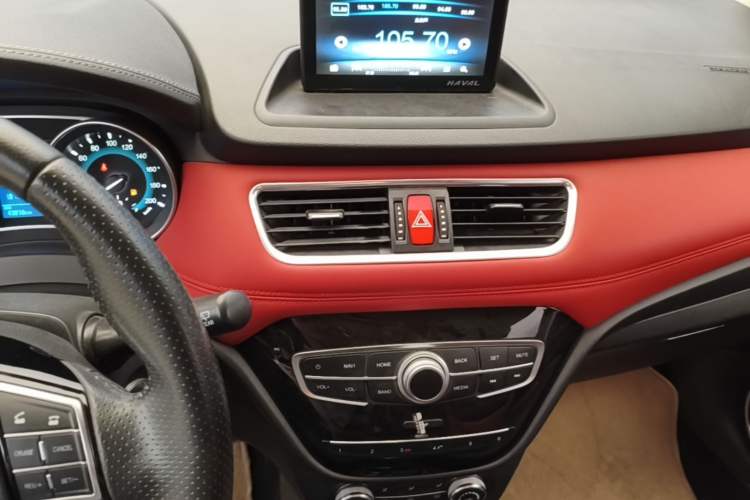 Used Haval H1 2016 Blue Label 1.5L AMT Luxury Model Audio And AC Panel