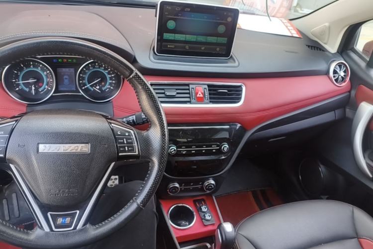 Used Haval H1 2016 Blue Label 1.5L AMT Urban Model Center Console