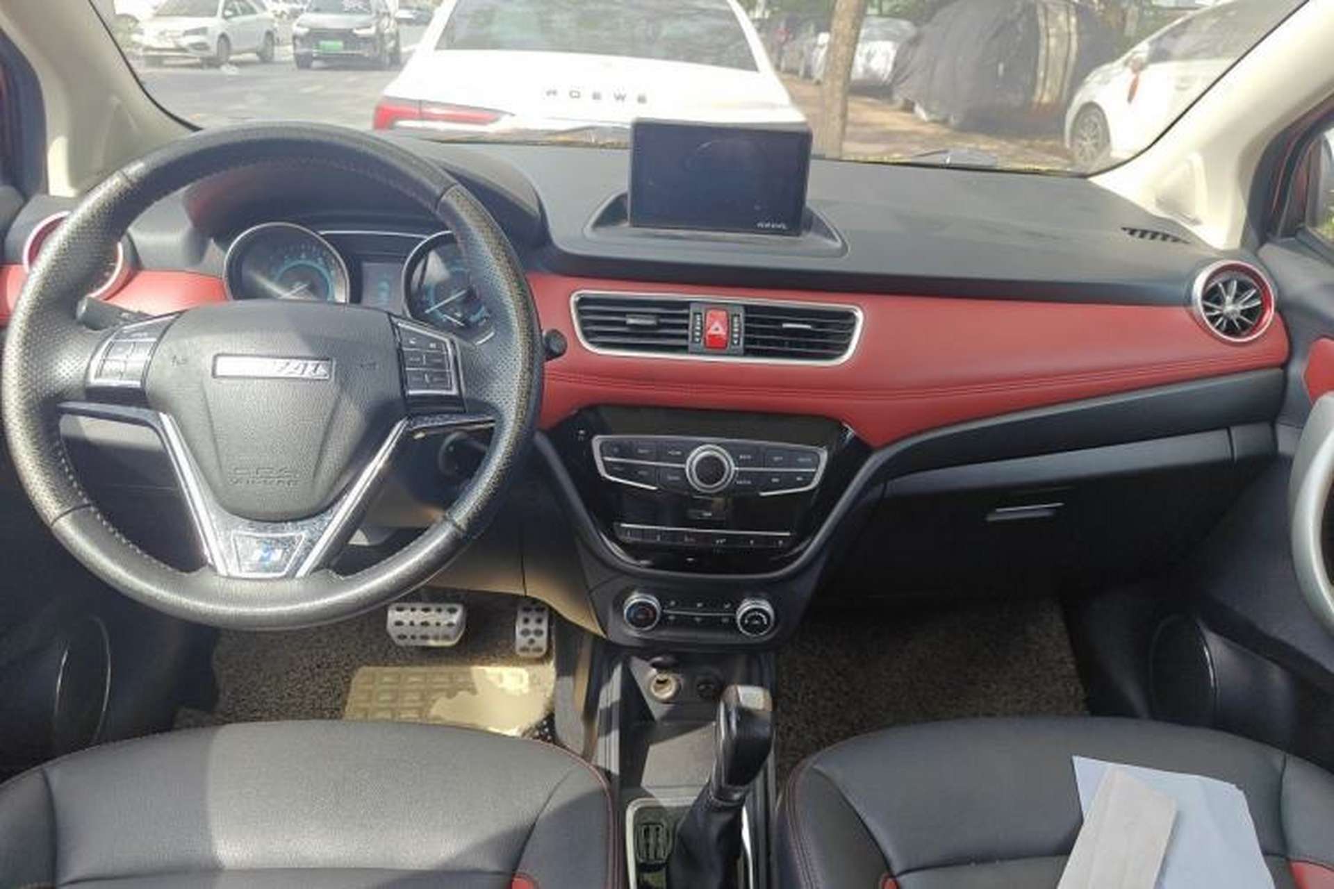 Used Haval H1 2016 Revised Version Blue Badge 1.5L AMT Comfort Edition Center Console