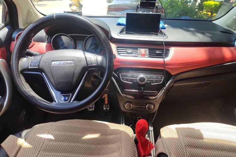 Used Haval H1 2016 Blue Label 1.5L Manual Luxury Model Center Console