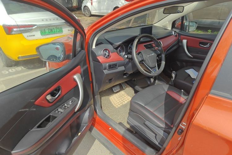 Used Haval H1 2016 Revised Version Blue Badge 1.5L AMT Comfort Edition Driver Seat
