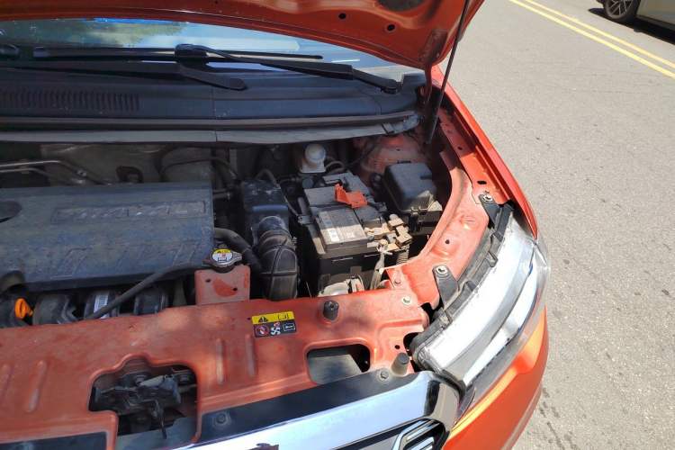 Used Haval H1 2016 Blue Label 1.5L Manual Luxury Model Engine Bay Left