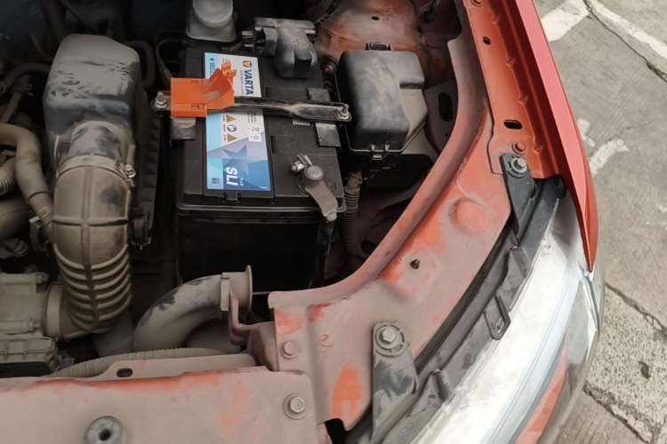 Used Haval H1 2016 Blue Label 1.5L AMT Luxury Model Engine Bay Left