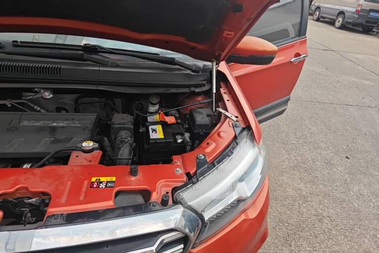 Used Haval H1 2016 Blue Label 1.5L Manual Urban Model Engine Bay Left