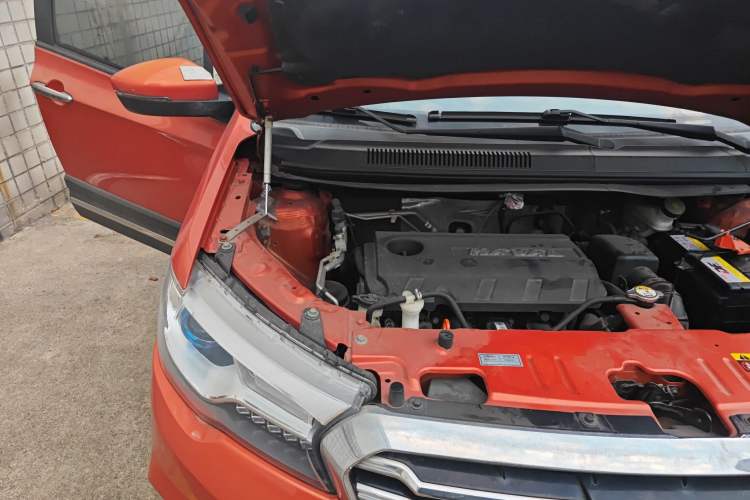 Used Haval H1 2016 Blue Label 1.5L Manual Urban Model Engine Bay Right