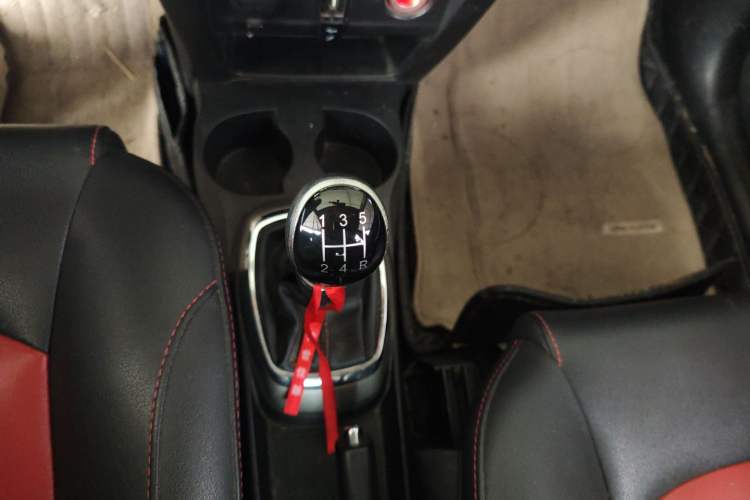 Used Haval H1 2016 Red Label 1.5L Manual Luxury Model Gear Lever