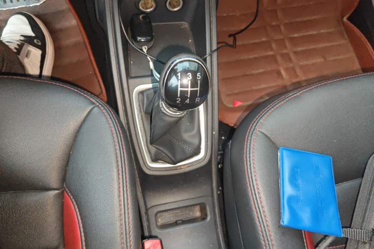 Used Haval H1 2016 Blue Label 1.5L Manual Urban Model Gear Lever