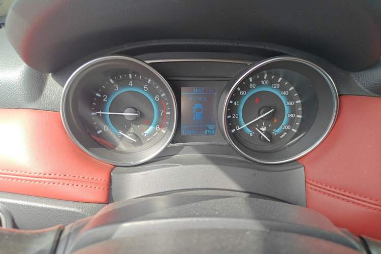 Used Haval H1 2016 Revised Version Blue Badge 1.5L AMT Comfort Edition Instrument Cluster