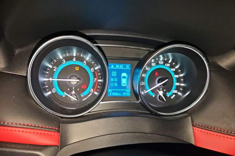 Used Haval H1 2016 Revised Version Blue Badge 1.5L AMT Luxury Edition Instrument Cluster