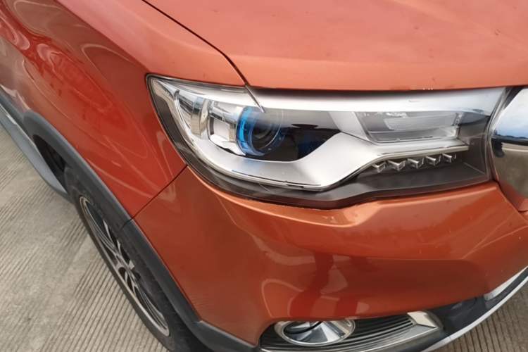 Used Haval H1 2016 Blue Label 1.5L AMT Luxury Model Right Front Headlight