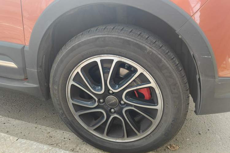 Used Haval H1 2016 Revised Version Blue Badge 1.5L AMT Comfort Edition Right Front Wheel Hub