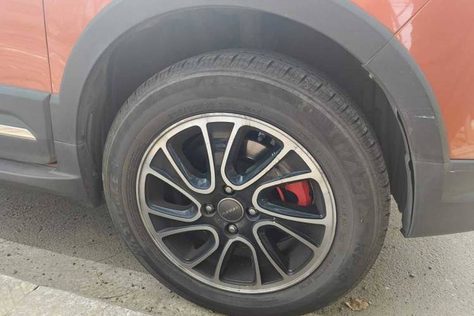 Used Haval H1 2016 Revised Version Blue Badge 1.5L AMT Comfort Edition Right Front Wheel Hub