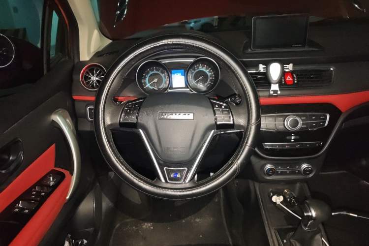 Used Haval H1 2016 Revised Version Blue Badge 1.5L AMT Luxury Edition Steering Wheel