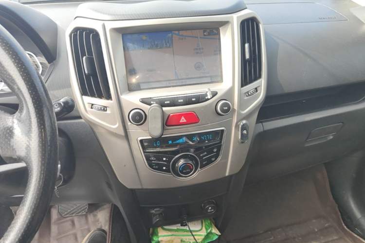 Used Haval H1 2016 Red-Label 1.5L AMT Luxury Model Audio And AC Panel
