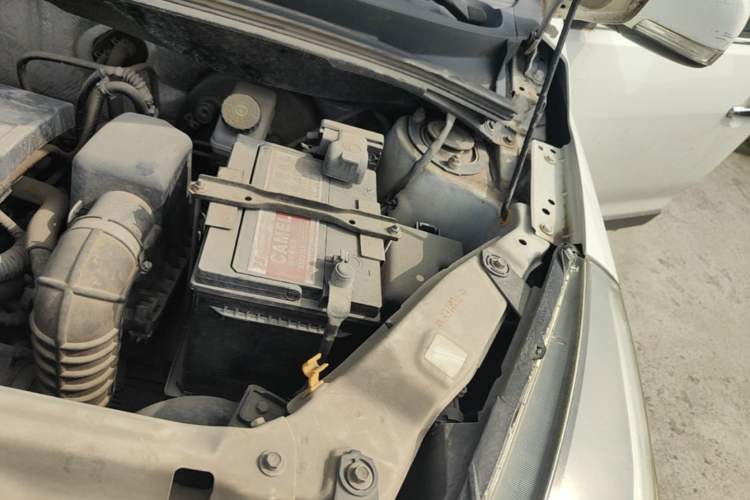 Used Haval H1 2016 Red-Label 1.5L AMT Luxury Model Engine Bay Left