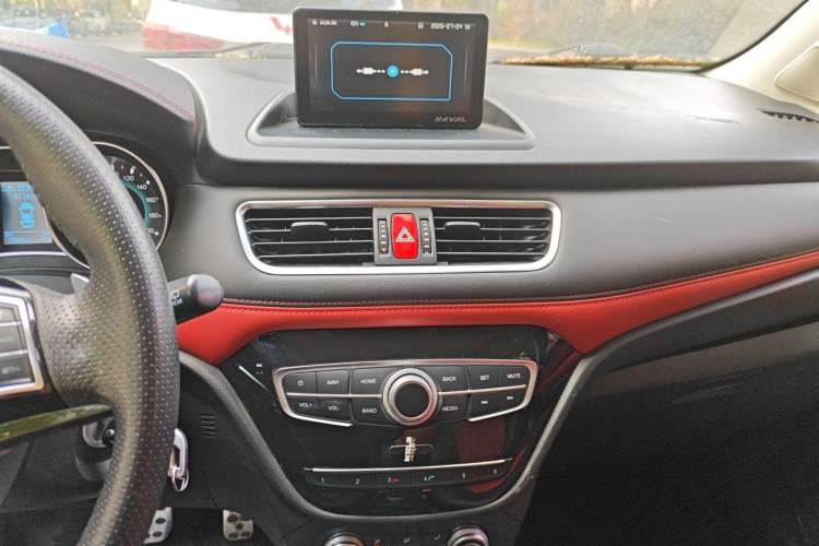 Used Haval H1 2016 Blue Label 1.5L AMT Luxury Model Audio And AC Panel