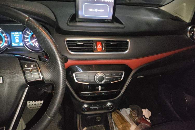 Used Haval H1 2016 Blue Label 1.5L AMT Luxury Model Audio And AC Panel