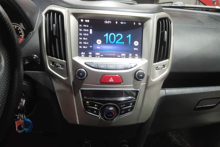 Used Haval H1 2016 Red-Label 1.5L AMT Luxury Model Audio And AC Panel